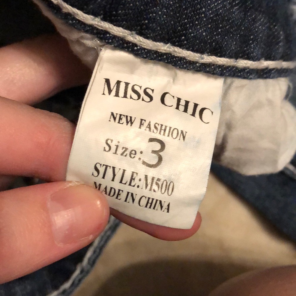 Miss Chic Capris - Picture 4 of 4